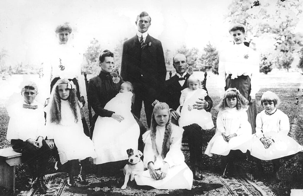 Photograph of Henry Egglesfield, his wife Fanny and 10 of their 11 children.