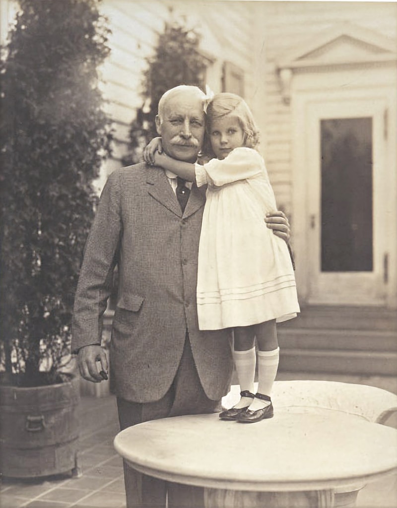 Photograph of Moses Taylor Pyne and his granddaughter Agnes, N.d.